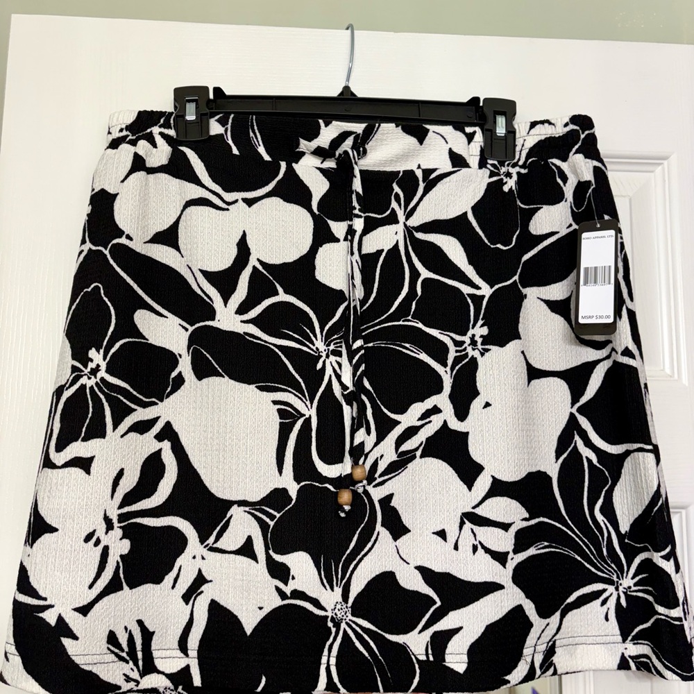 Soho Apparel Black and White Floral Drawstring Skirt NWT